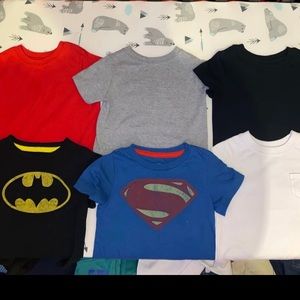 Toddler boy size 18M (6shirts)